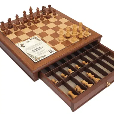 Alternative view of Conjunto "Tilleul Small" Tablero de Ajedrez de Madera de Nogal con Cajón de Almacenamiento & Juego de Ajedrez Staunton de Madera