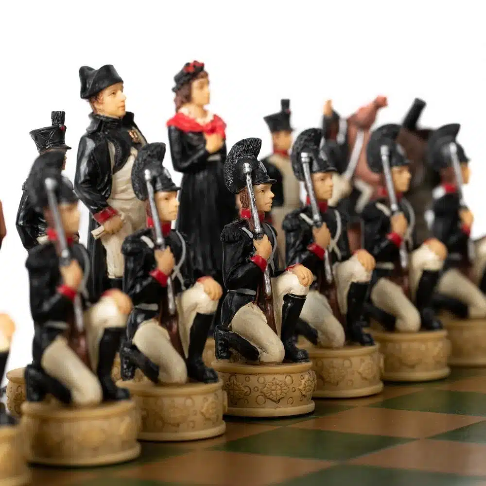 Ensemble Napoléon Campagne de Russie IV Jeu d'Echecs en Résine et Echiquier en Bois Teinté Noir et Ivoire - Imagen 2