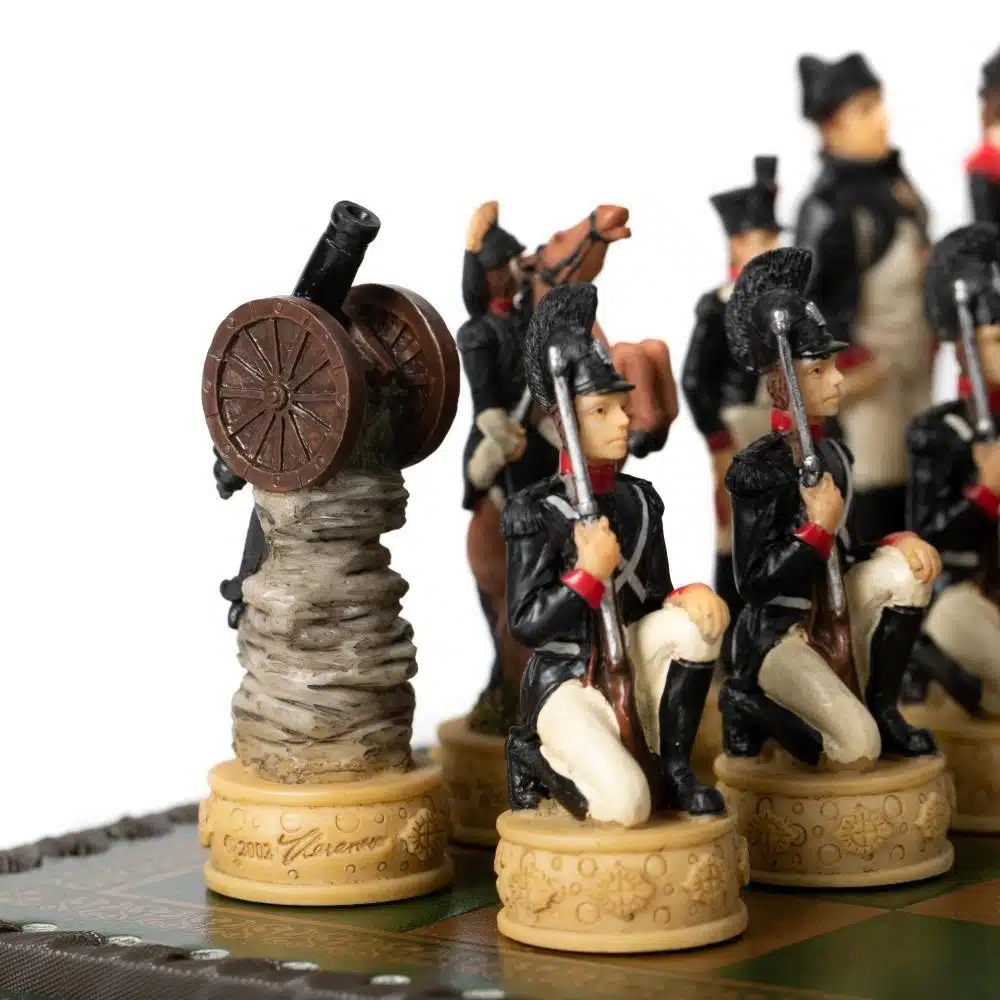Ensemble Napoléon Campagne de Russie IV Jeu d'Echecs en Résine et Echiquier en Bois Teinté Noir et Ivoire - Imagen 7