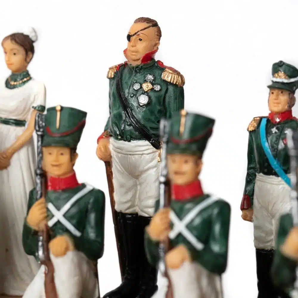 Ensemble Napoléon Campagne de Russie IV Jeu d'Echecs en Résine et Echiquier en Bois Teinté Noir et Ivoire - Imagen 4