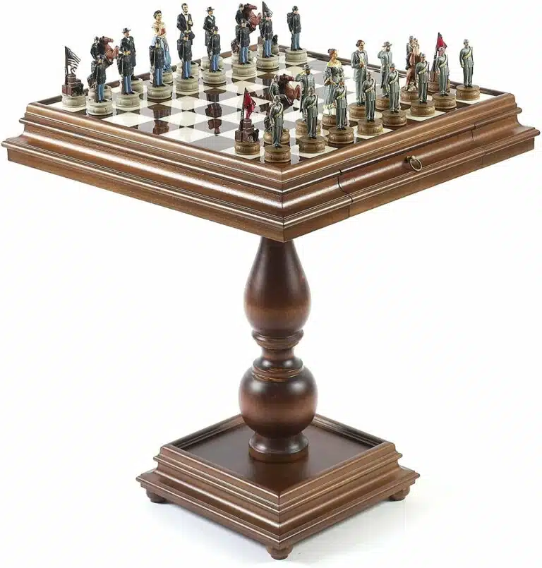 Juego de piezas de ajedrez y mesa de madera y mármol de la Guerra Civil