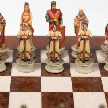 Tablero de ajedrez de madera de olmo y brezo pintado a mano y juego de ajedrez de resina - Imagen 6