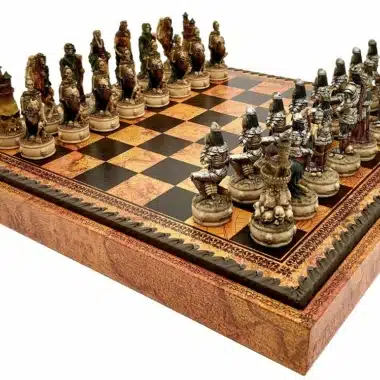 Alternative view of Conjunto Mort-Viviente III Tablero de Ajedrez en Similcuero Antiguo Mundo Con Almacenamiento y Juego de Ajedrez en Resina Pintada a Mano