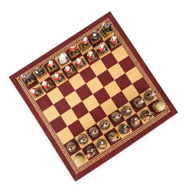 Tablero de símil cuero rojo y juego de ajedrez Guerra Anglo-Zulú, vista en diagonal