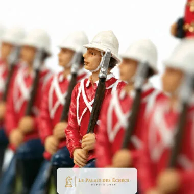 Soldados británicos de resina, detalle de uniformes rojos y cascos coloniales