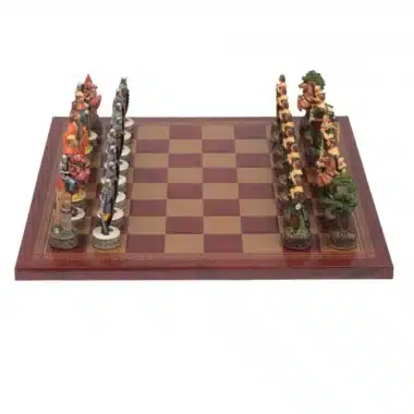 Alternative view of Juego de ajedrez de polipiel Robin Hood y juego de ajedrez de resina pintado a mano