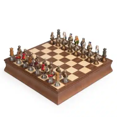 Juego de ajedrez completo Busto Medieval III con tablero de arce y nogal sobre caja