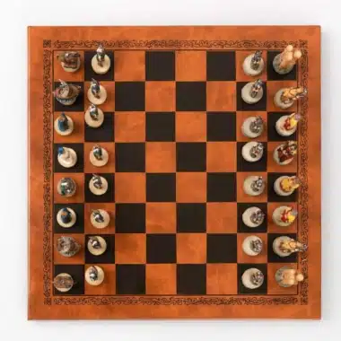 Alternative view of Tablero de ajedrez de la guerra de Troya y juego de ajedrez de resina pintado a mano