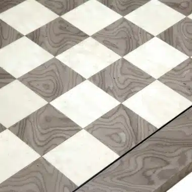 Tablero de ajedrez Victoria III, detalle de las casillas de arce y raíz de fresno