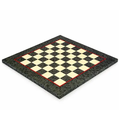 Tablero de ajedrez de madera de arce verde, vista general con borde rojo