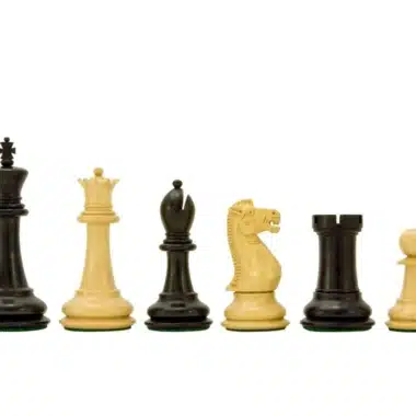Juego completo de piezas Victoria III alineadas por tamaño, del rey al peón