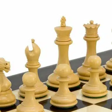 Juego de ajedrez Souverain II: piezas claras naturales, rey y dama en el centro