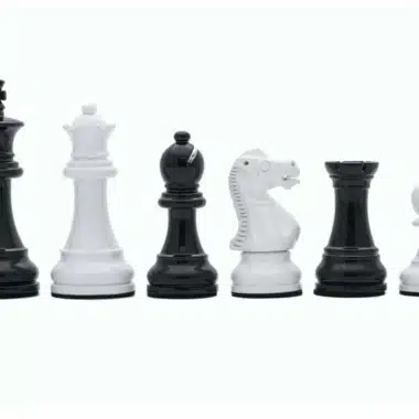 Juego de ajedrez Staunton Classic de madera lacada en blanco y negro
