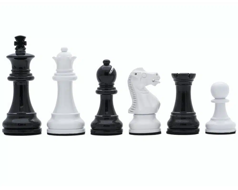 Juego de ajedrez Staunton Classic de madera lacada en blanco y negro