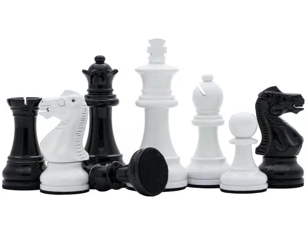 Juego de ajedrez Staunton Classic de madera lacada en blanco y negro - Imagen 2