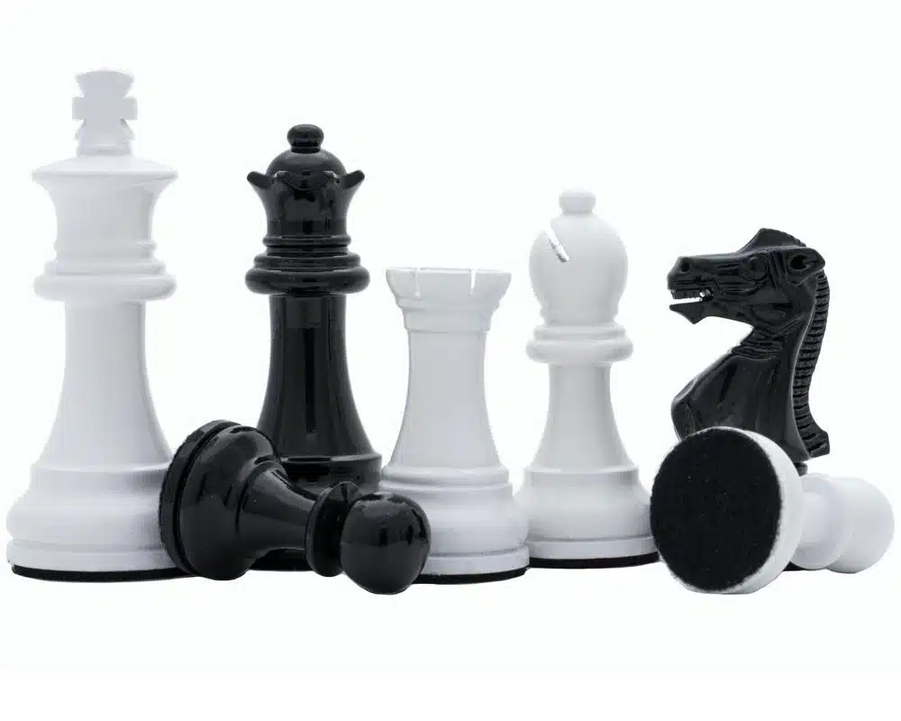 Juego de ajedrez Staunton Classic de madera lacada en blanco y negro - Imagen 3