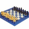 Tablero de ajedrez de raíz de arce azul "Fierce Knight" y juego de ajedrez de ébano y boj