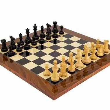 Juego de ajedrez completo con tablero en raíz de palisandro y piezas en madera de ébano