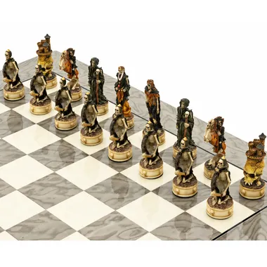 Piezas de ajedrez Dark Fantasy de resina, detalle de figuras esqueléticas y encapuchadas