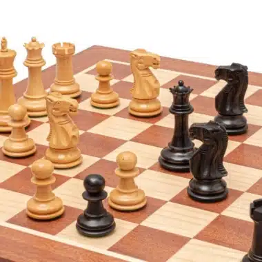 Conjunto "Llama de Guerra" Tablero de Ajedrez de Madera de Caoba y Piezas de Ajedrez de Madera de Boj Ebonizado - Imagen 2
