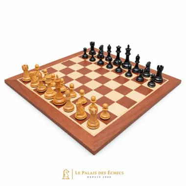 Juego de ajedrez completo Abbaye, piezas de boj y boj ebonizado sobre tablero de caoba y arce