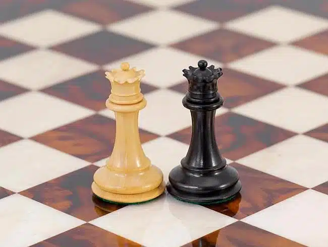 Conjunto Soberano Tablero de Ajedrez de Madera y Raíz de Arce, Juego de Ajedrez de Madera de Ébano y Caja de Almacenamiento de Raíz de Chapado - Imagen 6