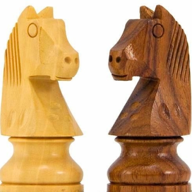 Juego de ajedrez de campeonato en caoba y arce, juego de ajedrez en palisandro y boj y caja de almacenamiento en madera de abedul