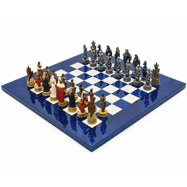 Juego de ajedrez completo Camelot Rey Arturo VIII sobre tablero azul y blanco