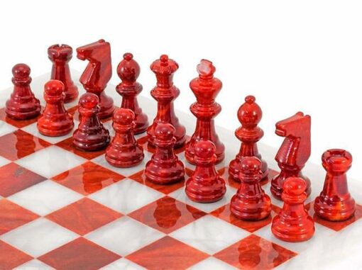 Juego de ajedrez "rojo y blanco" en alabastro de Volterra