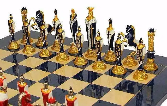 Juego de ajedrez metálico "Renacimiento" pintado a mano
