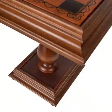 Mesa de ajedrez, detalle del tablero y la unión con el pie balaustre