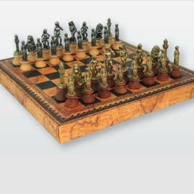 Conjunto Florentino II Tablero de Ajedrez en Similcuero & Juego de Ajedrez en Madera y Metal Macizo