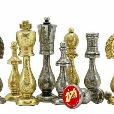 Juego de ajedrez de metal chapado en oro y plata 