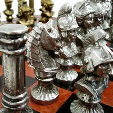 Tablero de ajedrez con almacenamiento y juego de ajedrez de metal Roman Bust Set II - Imagen 6