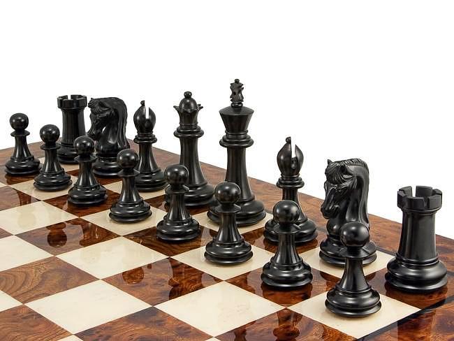 Conjunto Canterbury Tablero de Ajedrez en Raíz de Nogal Lacado & Juego de Ajedrez en Madera de Ébano - Imagen 2
