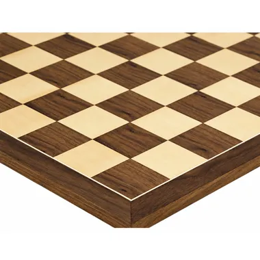 Tablero de ajedrez de madera de nogal y arce, detalle de las casillas en ángulo