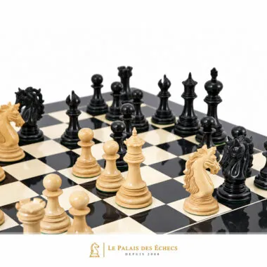 Tablero de ajedrez de madera de arce lacado "Constantine" y juego de ajedrez de madera maciza de ébano