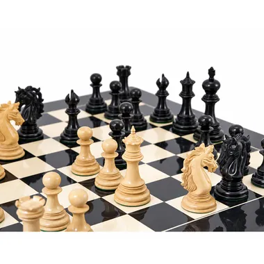 Tablero de ajedrez de madera de arce lacado "Constantine" y juego de ajedrez de madera maciza de ébano