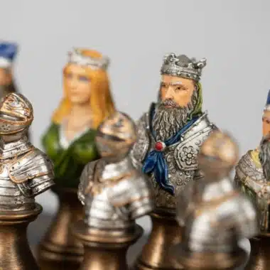 Piezas Busto Medieval II, primer plano de la dama y el rey coronados