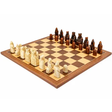 Juego de ajedrez "Isla de Lewis" en madera de nogal y arce y resina