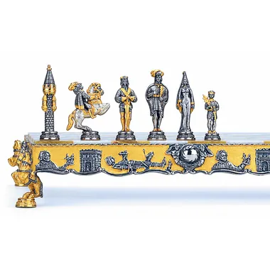 Alternative view of Conjunto Gulliver y los Lilliputienses Tablero y Juego de Ajedrez en Bronce, Onice y Oro de 24 Quilates