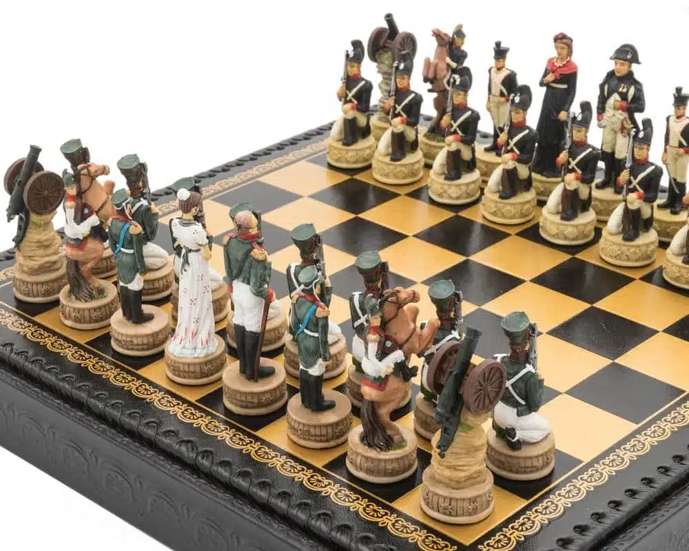 Juego de ajedrez de resina y tablero de cuero negro de la campaña rusa de Napoleón - Imagen 3