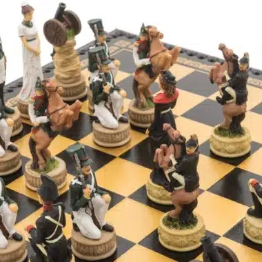 Juego de ajedrez de resina y tablero de cuero negro de la campaña rusa de Napoleón - Imagen 2