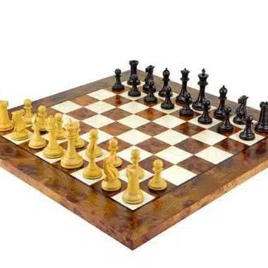 Conjunto Elite Tablero de Ajedrez de Madera de Olmo y Brezo Lacado & Juego de Ajedrez de Madera de Ébano