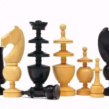 Juego de ajedrez Régence, caballo, torre, dama y peones en boj claro y oscuro