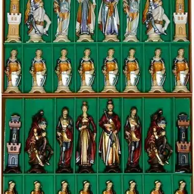 Jeu d'Echecs "Renaissance Peint à l'Huile et Dorures à la Feuille d'Or" en Bois des Alpes Massif Sculpté Traditionnellement