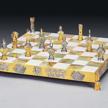 Ensemble "Poker I" Echiquier et Jeu d'Echecs en Bronze, Onyx et Or 24 Carats