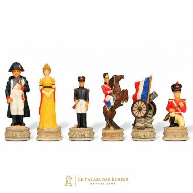 Piezas de ajedrez Batalla de Waterloo, dama con vestido amarillo y soldados ingleses