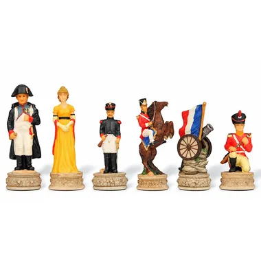 Piezas de ajedrez Batalla de Waterloo, dama con vestido amarillo y soldados ingleses
