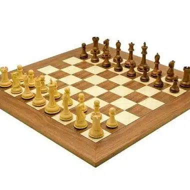 Juego de ajedrez "Victoria II" de nogal y arce y juego de ajedrez de palisandro